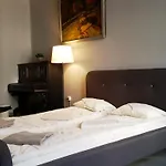 威特旅馆 *